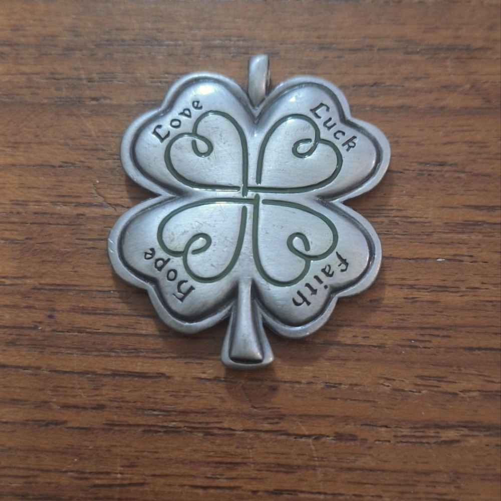 Pewter colored Four-Leaf Clover Pendant 🍀